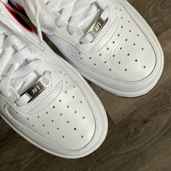 Nike - Picture 17 of 17